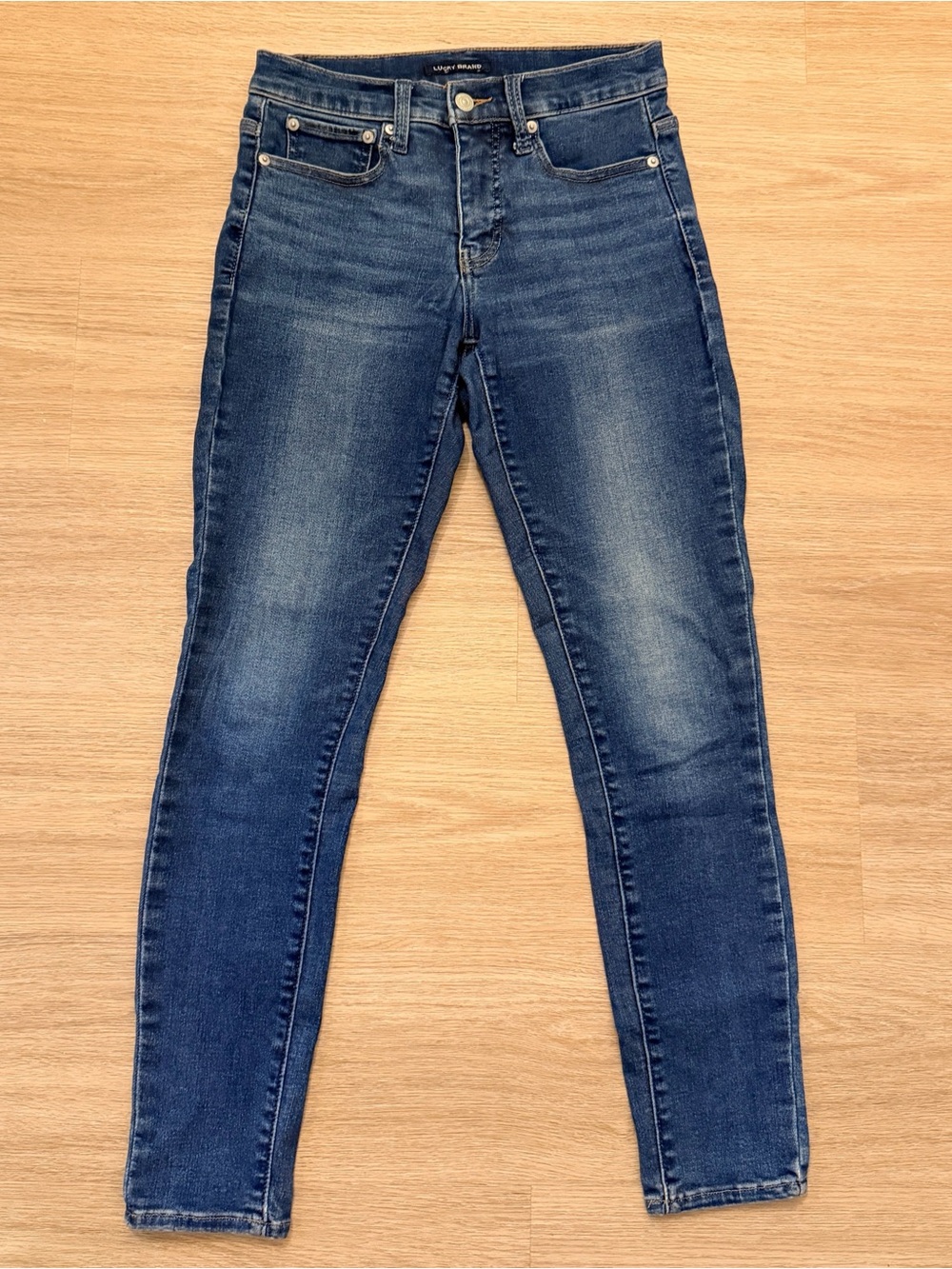 Lucky Brand Ava Mid Rise Skinny in size 4/27